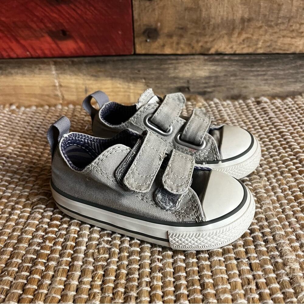 Converse Gray Sneakers‎ Size 5